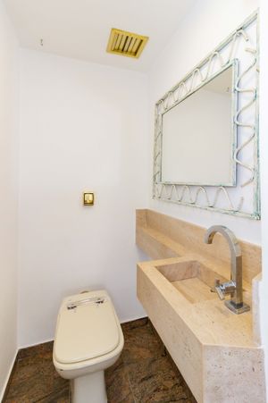 Image 8 - 883889