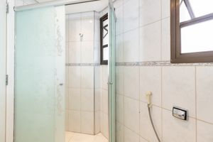 Image 19 - 883889