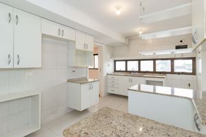 Image 38 - 883889