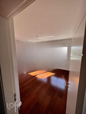 Image 14 - 883890