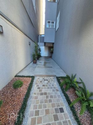 Image 15 - 883892