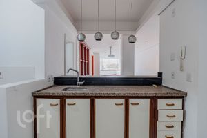 Image 7 - 883940