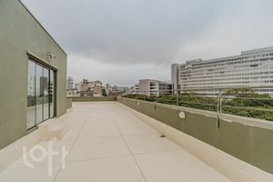 Image 27 - 883940