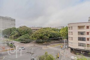 Image 2 - 883940