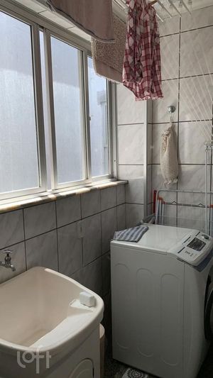 Image 4 - 883947