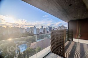 Image 21 - 883951