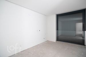 Image 28 - 883951