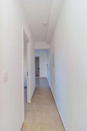 Image 6 - 883952