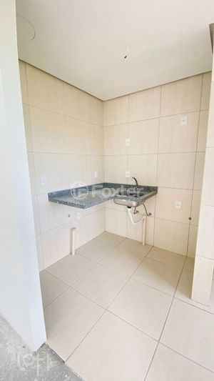 Image 9 - 883952