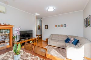 Image 3 - 883954