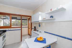 Image 23 - 883954