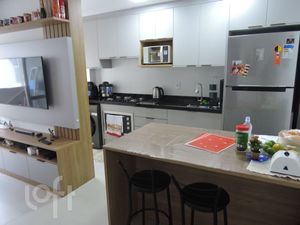 Image 11 - 883974