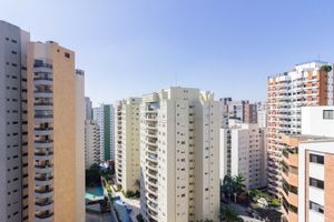 Image 12 - 883975