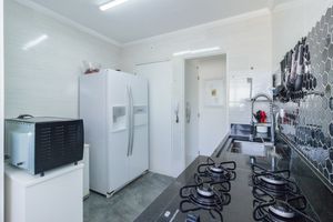 Image 36 - 883975