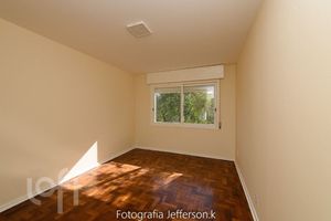 Image 17 - 883978