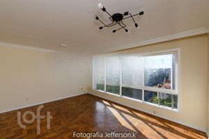 Image 31 - 883978