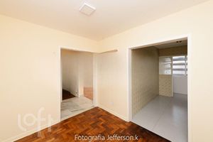 Image 9 - 883978