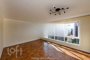 Image 3 - 883978