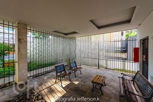 Image 1 - 883978