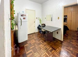 Image 6 - 883981