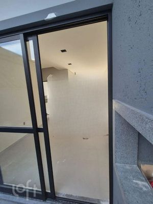 Image 3 - 884017