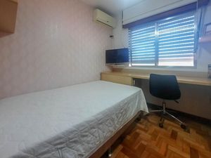 Image 16 - 884043