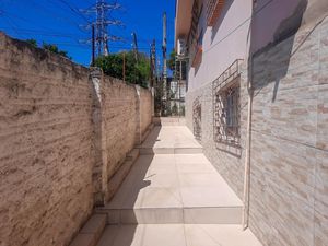 Image 20 - 884043