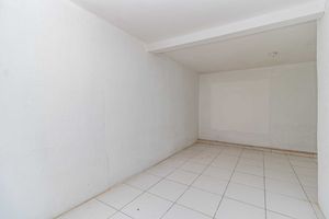 Image 4 - 884045