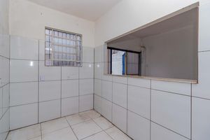 Image 10 - 884045