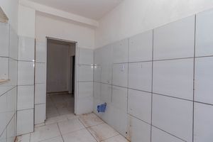 Image 11 - 884045