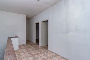Image 40 - 884045