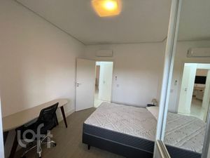 Image 8 - 884052