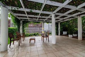 Image 10 - 884054