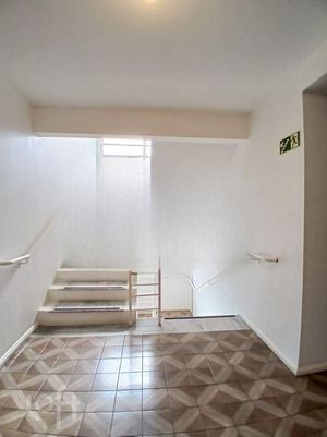 Image 19 - 884061