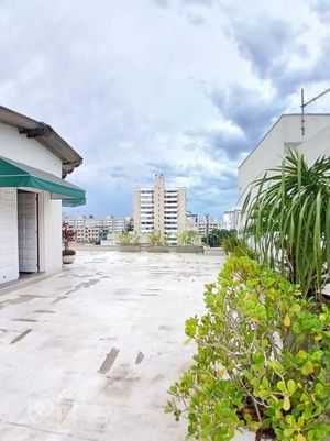 Image 30 - 884061