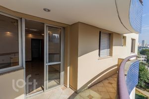 Image 9 - 884063