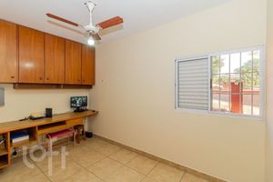 Image 34 - 884069