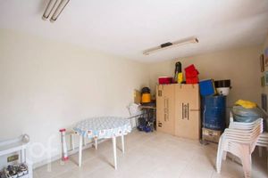 Image 39 - 884069