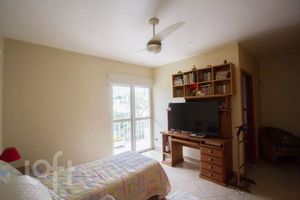Image 45 - 884069