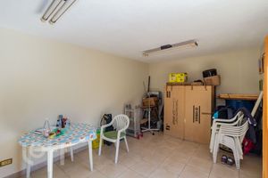 Image 93 - 884069