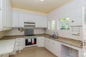 Image 9 - 884069