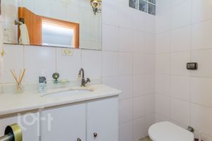 Image 3 - 884069