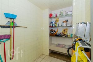 Image 63 - 884069