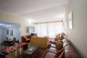 Image 6 - 884069
