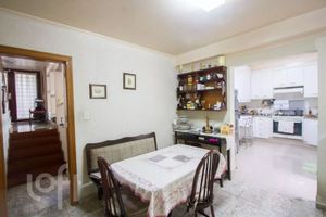 Image 11 - 884069