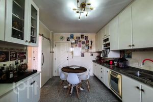 Image 8 - 884072