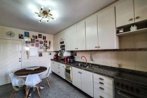 Image 10 - 884072