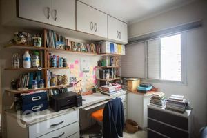 Image 20 - 884073