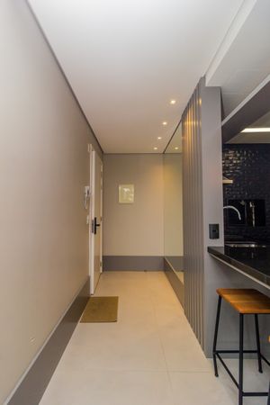 Image 14 - 884075