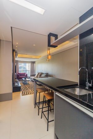 Image 19 - 884075